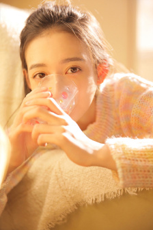初中女生尿裤子